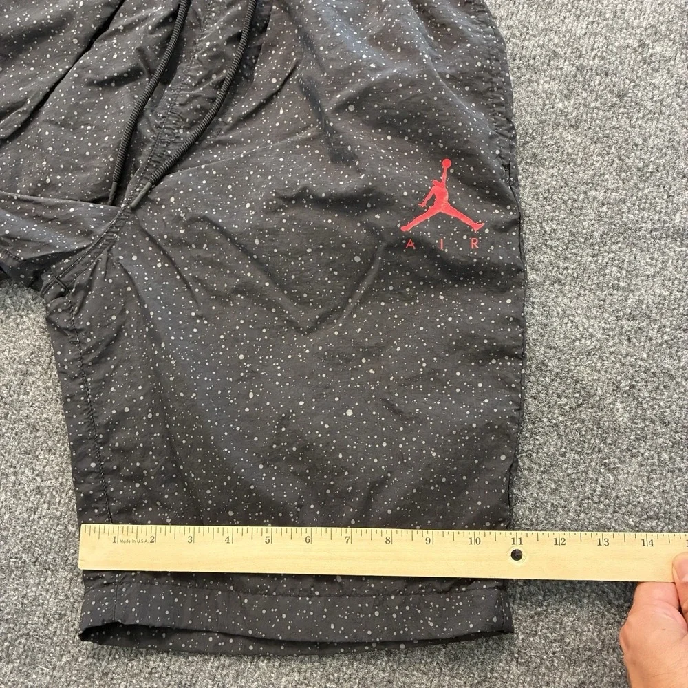 Nike Air Jordan Poolside Mesh Lined Shorts Mens Size Small Cement Black Jumpman